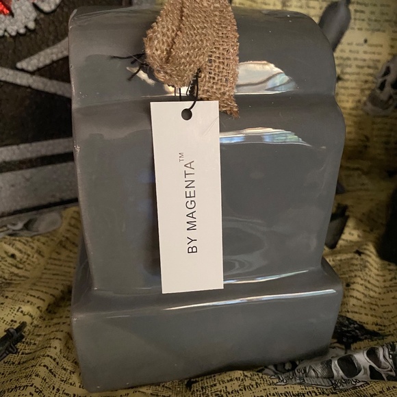 ae Dunn Artisan Collection By Magenta 8" Tombstone Birdhouse  “Nine Lives”- 🎃 - Picture 8 of 10